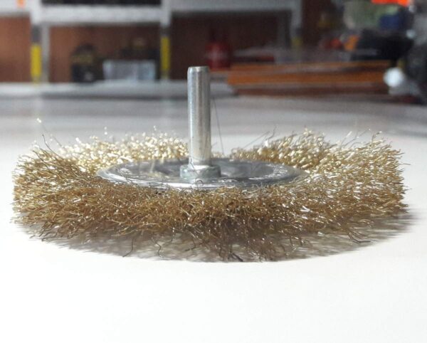 Щетка-крацовка для дрели дисковая диаметр 100мм латунированная
